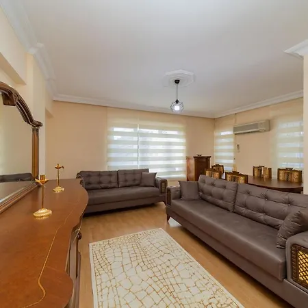 Daire Cozy Flat With Balcony 10 Min To Konyaalti Beach