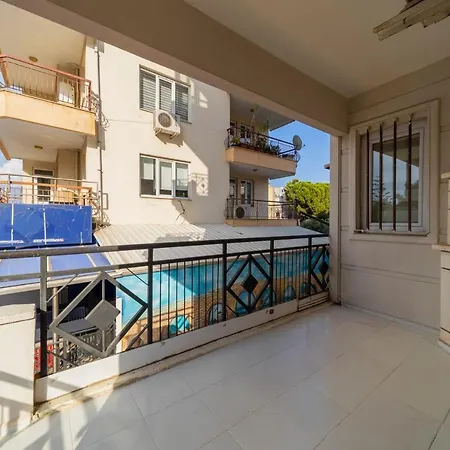 Cozy Flat With Balcony 10 Min To Konyaalti Beach Daire Antalya